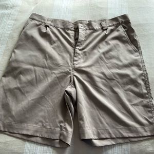 Used - like new. Under armour men’s golf shorts. Size 38.